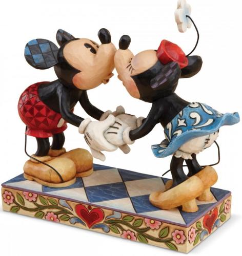 Retrouvez la magie de Disney chez vous avec ces figurines faites façon bois d’après l’artiste Jim Shore